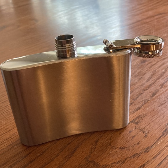 Stainless steel flask - Picture 2 of 5